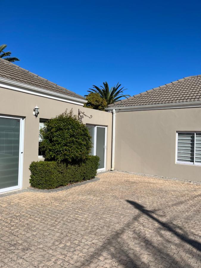 Somerset West Garden Apartments 1 Екстер'єр фото