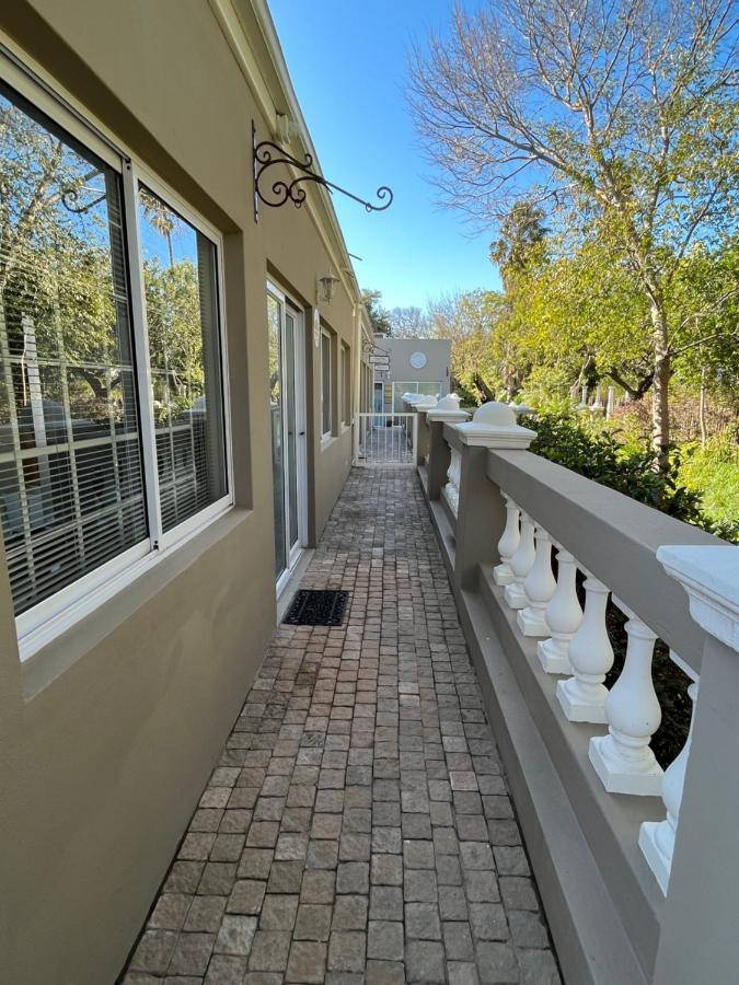 Somerset West Garden Apartments 1 Екстер'єр фото